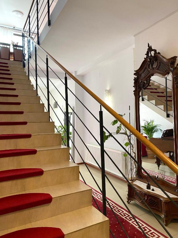 Casa Pino Hotell Braşov Exteriör bild