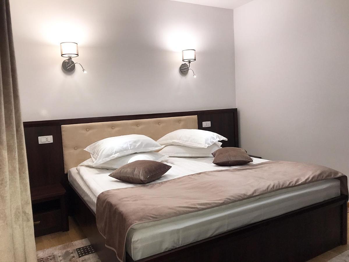 Casa Pino Hotell Braşov Exteriör bild