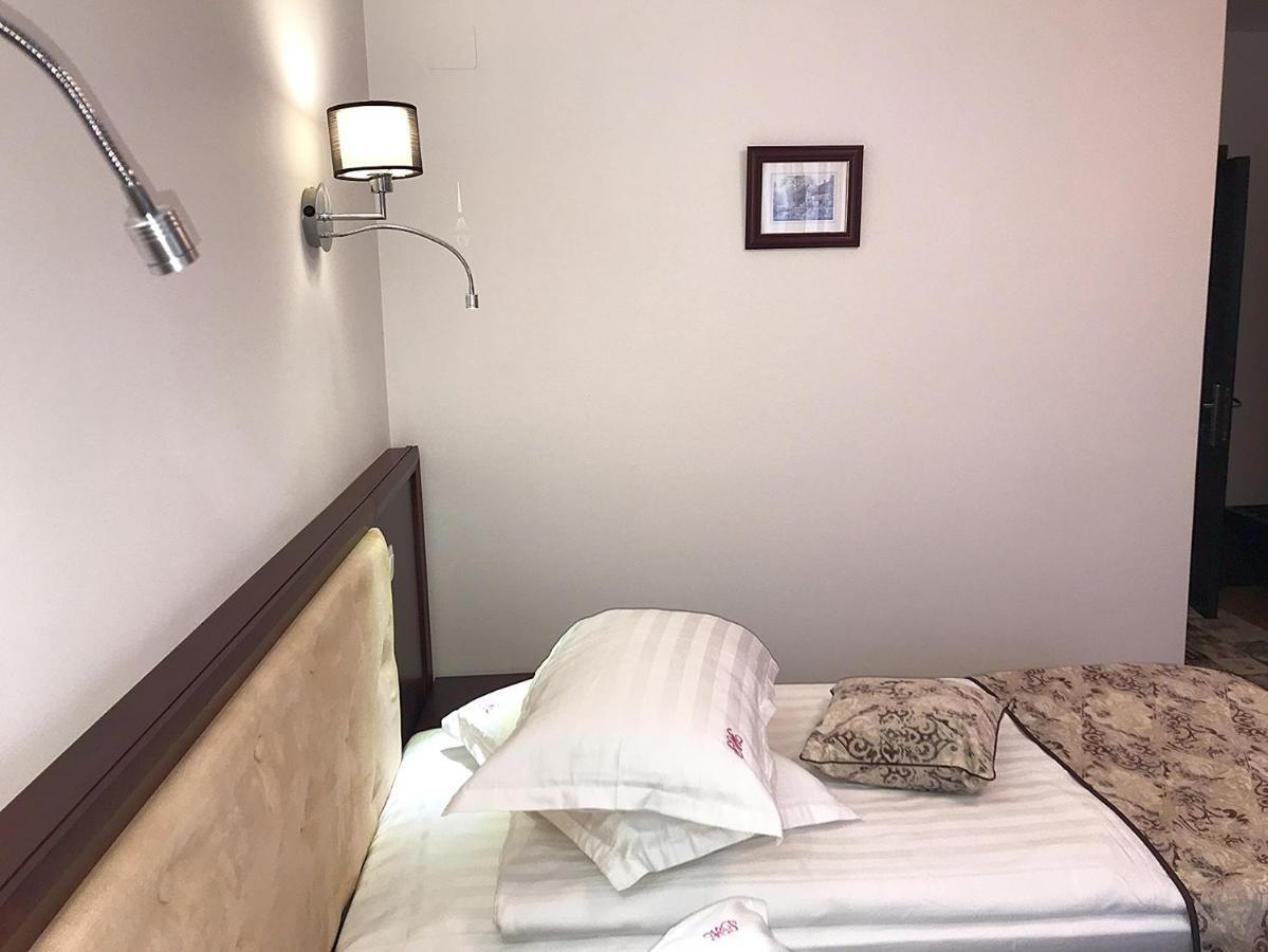 Casa Pino Hotell Braşov Exteriör bild