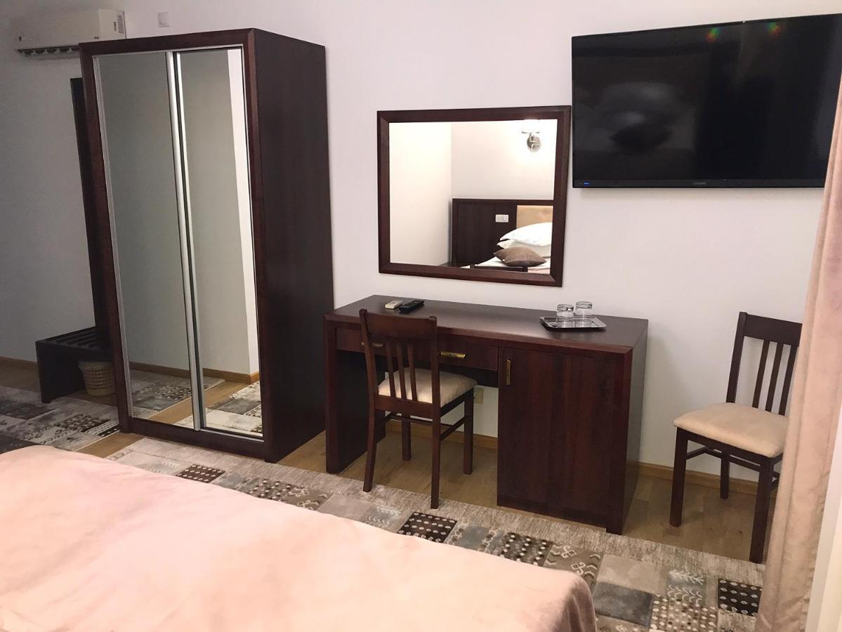 Casa Pino Hotell Braşov Exteriör bild